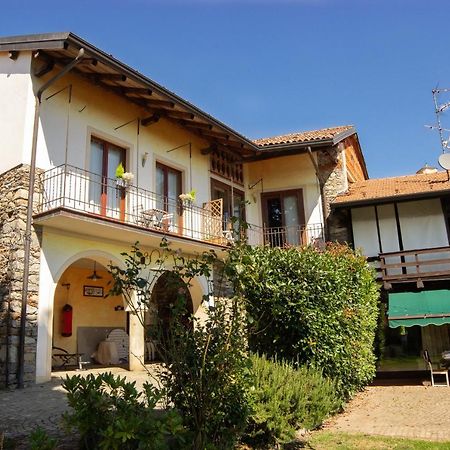 Casa Patrone Hotel Nebbiuno Bagian luar foto